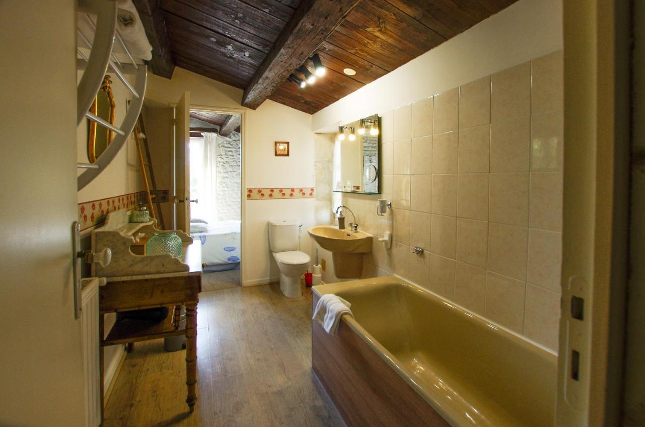 Bed and Breakfast Logis Saint Léonard Dompierre-sur-Mer Esterno foto