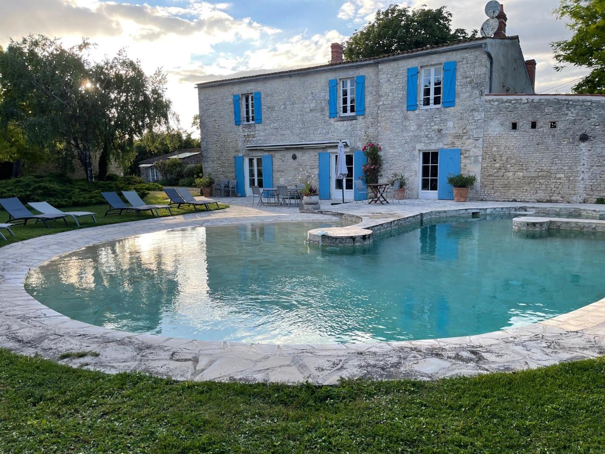 Bed and Breakfast Logis Saint Léonard Dompierre-sur-Mer Esterno foto